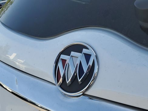 Used 2024 Buick Enclave Premium image 11