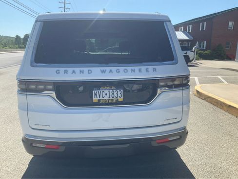 Used 2022 Jeep Grand Wagoneer Series I w/ Convenience Group III AWD/4WD image 4