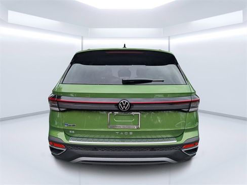 New 2026 Volkswagen Taos SE image 4