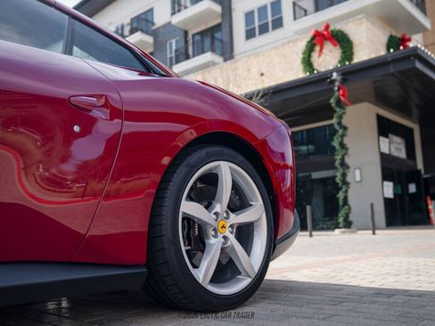 Used 2019 Ferrari Portofino image 64