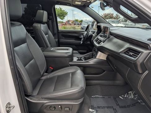Used 2022 Chevrolet Tahoe Z71 w/ Luxury Package AWD/4WD image 33