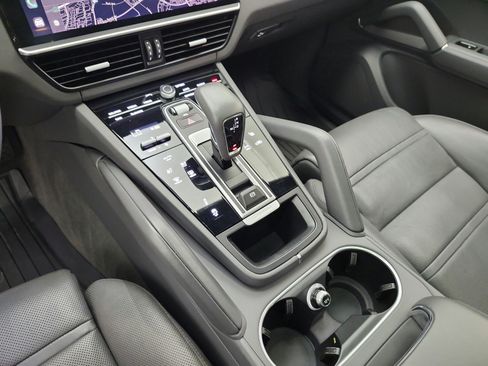 Used 2023 Porsche Cayenne Platinum Edition AWD/4WD image 13