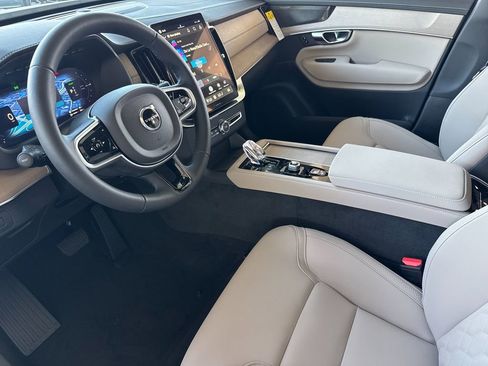 New 2026 Volvo XC90 T8 Plus image 9