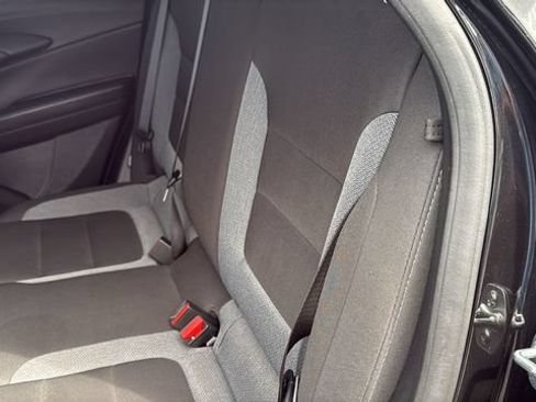 Used 2025 Chevrolet TrailBlazer LT AWD/4WD image 24