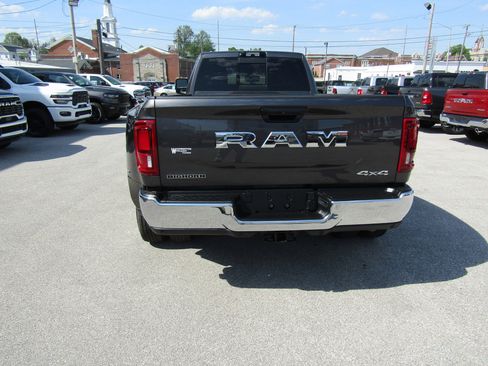 New 2026 RAM 3500 Big Horn AWD/4WD image 4