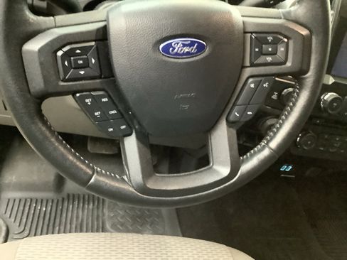 Used 2018 Ford F150 XLT w/ Equipment Group 302A Luxury AWD/4WD image 16