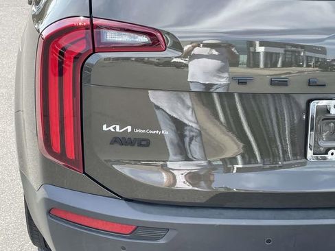 Certified 2022 Kia Telluride SX w/ SX Prestige Package image 16