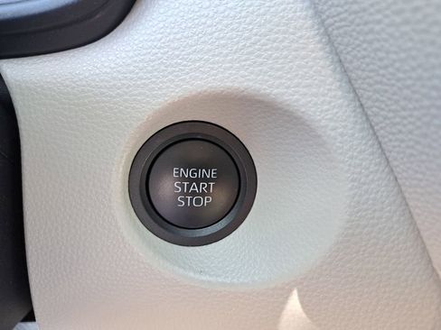 Certified 2024 Toyota Corolla Cross LE image 28