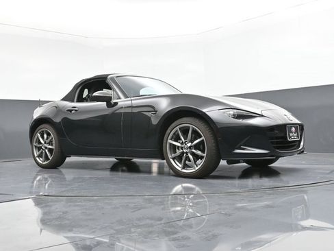 Used 2023 MAZDA MX-5 Miata Grand Touring w/ Weather Package image 19