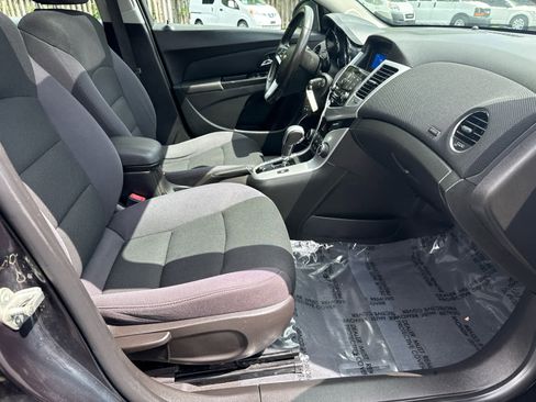 Used 2014 Chevrolet Cruze LT w/ All-Star Edition FWD image 12