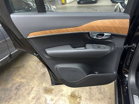 Certified 2025 Volvo XC90 B5 Plus w/ Protection Package Premier image 16