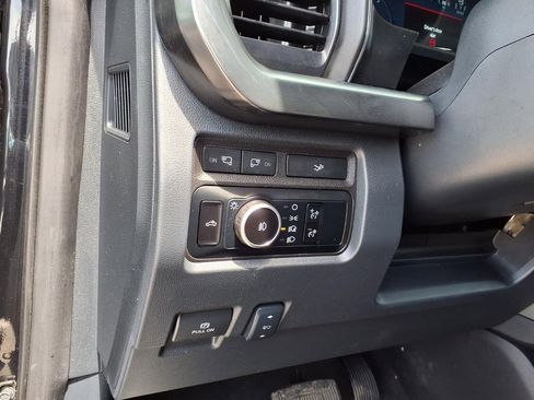 Used 2024 Ford F250 Lariat w/ Black Appearance Package image 27