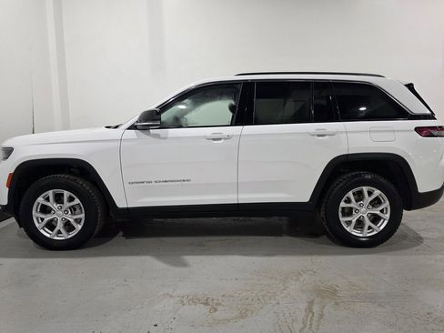 Used 2023 Jeep Grand Cherokee Limited image 14