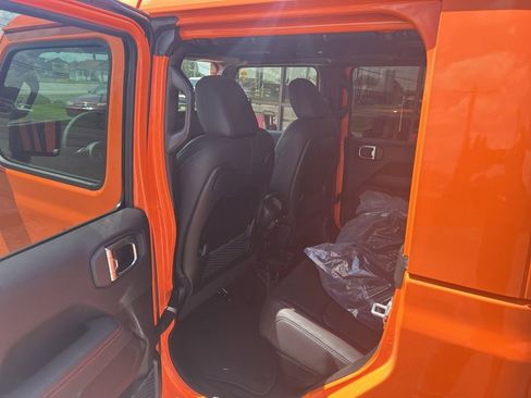 New 2025 Jeep Gladiator Rubicon w/ Safety Group image 7
