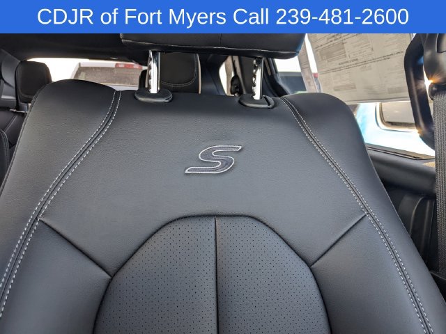 New 2026 Chrysler Pacifica Select FWD image 14