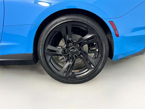 Used 2023 Chevrolet Camaro LT RWD image 12