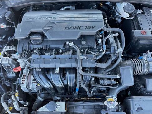 Used 2024 Hyundai Elantra SEL FWD image 28