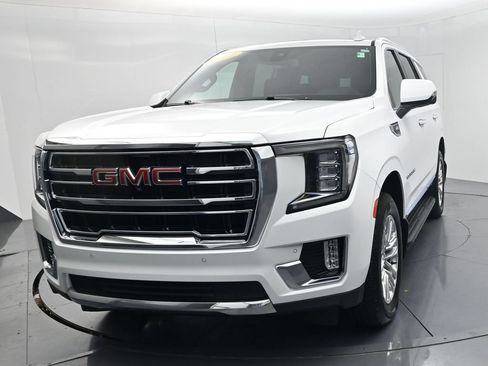 Used 2022 GMC Yukon SLT w/ SLT Premium Package AWD/4WD image 3