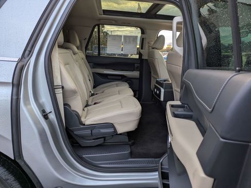 Used 2022 Ford Expedition Max Limited image 37