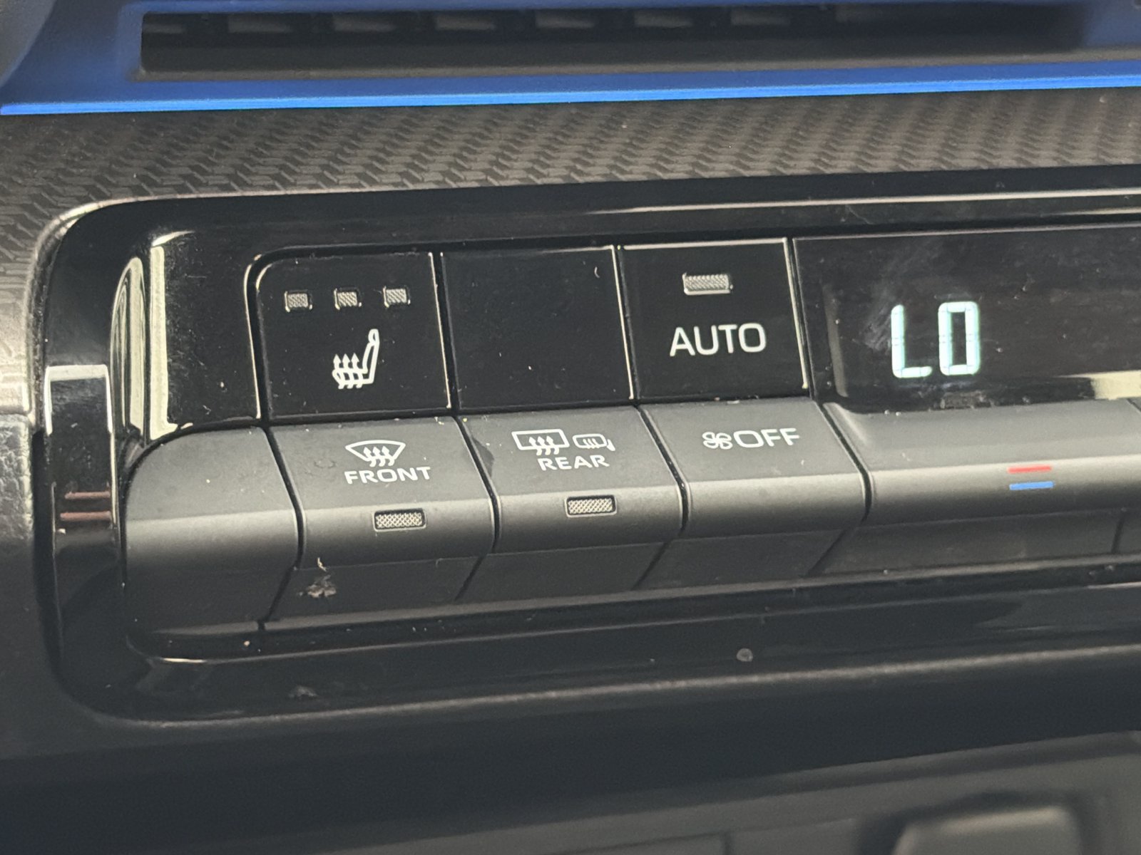 Certified 2025 Toyota Prius XLE FWD image 31