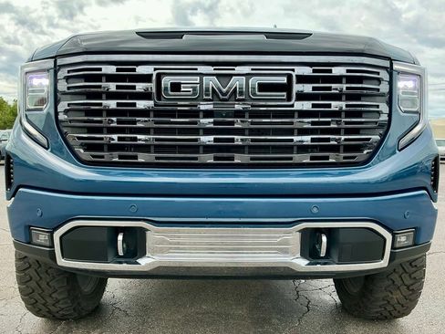 Used 2025 GMC Sierra 1500 Denali Ultimate AWD/4WD image 9