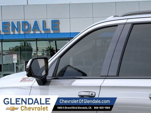 New 2026 Chevrolet Suburban Z71 w/ Comfort Package AWD/4WD image 12