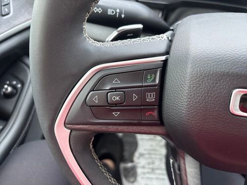 Used 2023 Jeep Grand Cherokee L Limited w/ Black Appearance Package image 13