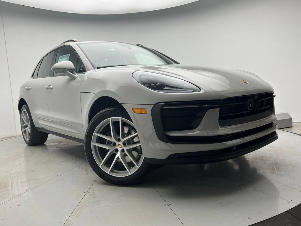 Used 2026 Porsche Macan AWD/4WD image 24