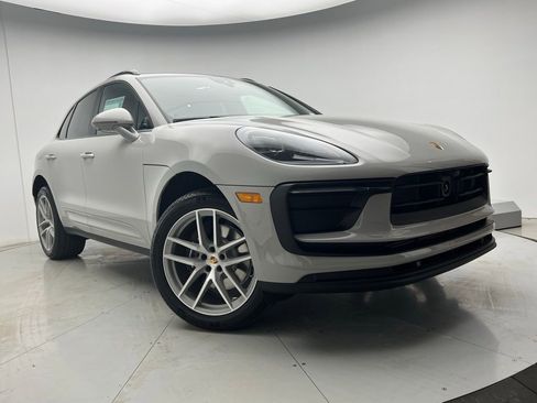 Used 2026 Porsche Macan AWD/4WD image 24
