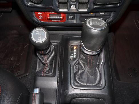 Used 2019 Jeep Wrangler Unlimited Rubicon image 32