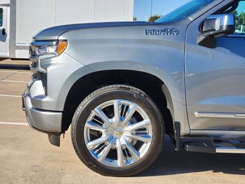 Used 2024 Chevrolet Silverado 1500 High Country w/ Technology Package image 16