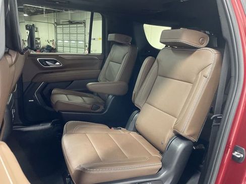 Used 2024 Chevrolet Suburban High Country w/ Advanced Technology Package image 23