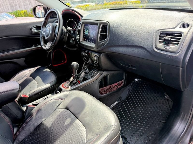 Used 2018 Jeep Compass Trailhawk w/ Leather Interior Group AWD/4WD image 17