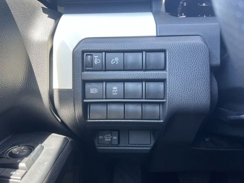 Used 2024 Toyota Tacoma TRD Off-Road image 11