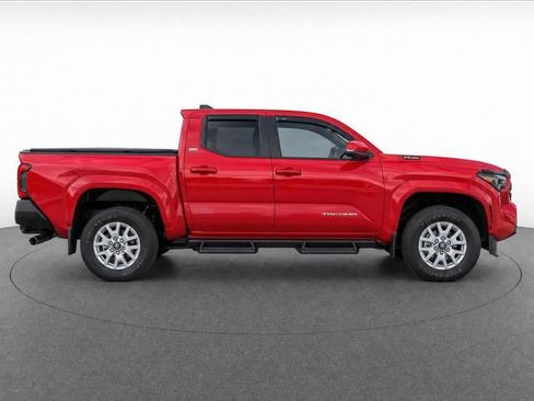 Used 2024 Toyota Tacoma SR5 AWD/4WD image 6