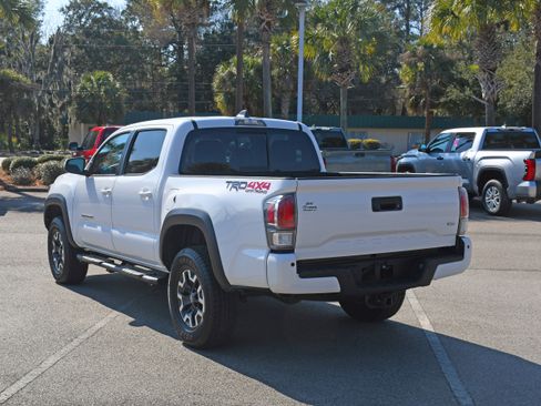 Used 2021 Toyota Tacoma TRD Off-Road w/ Technology Package image 4