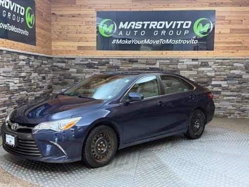 Used 2016 Toyota Camry XLE w/ Moonroof Package FWD image 6