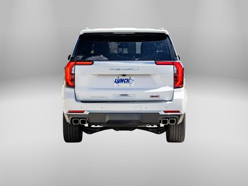 Used 2025 GMC Yukon XL Denali AWD/4WD image 3