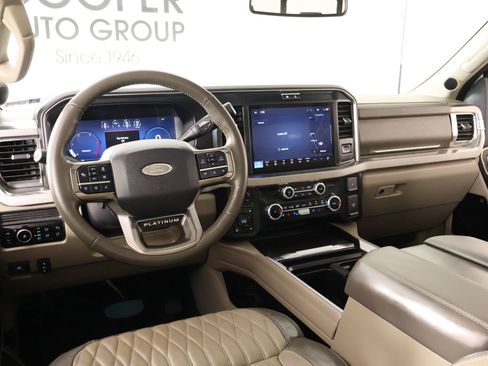 Used 2025 Ford F250 Platinum w/ Platinum Plus Package AWD/4WD image 2