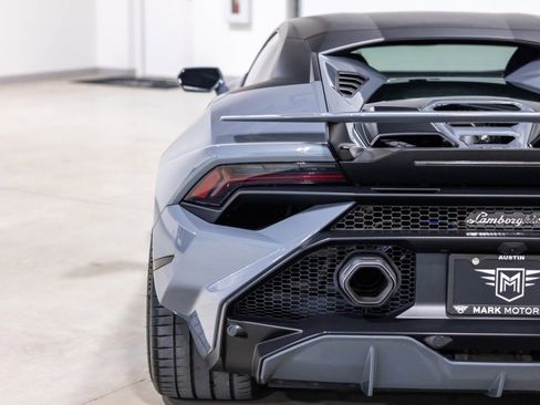 Used 2023 Lamborghini Huracan Tecnica image 14