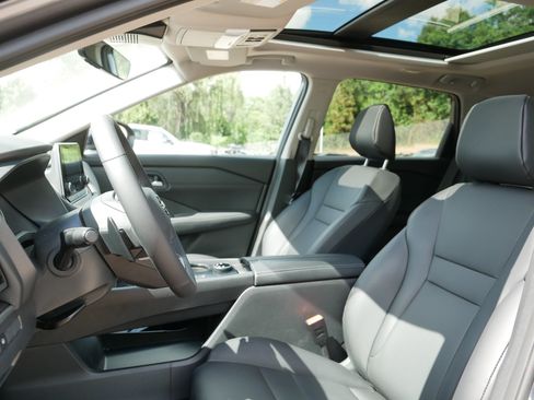 Certified 2026 Nissan Rogue Dark Armor AWD/4WD image 34