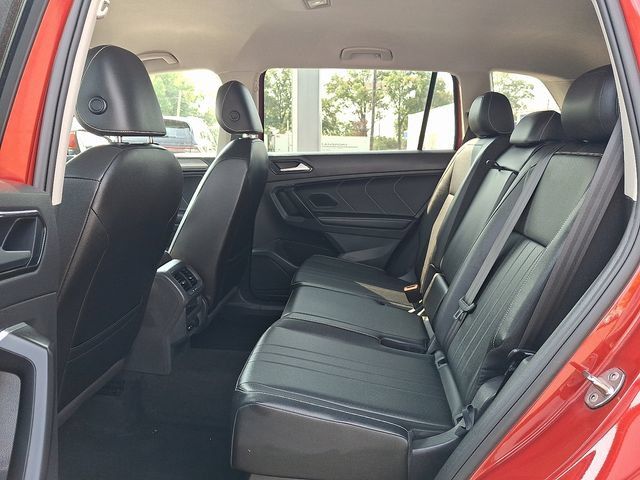 Used 2022 Volkswagen Tiguan SE AWD/4WD image 10