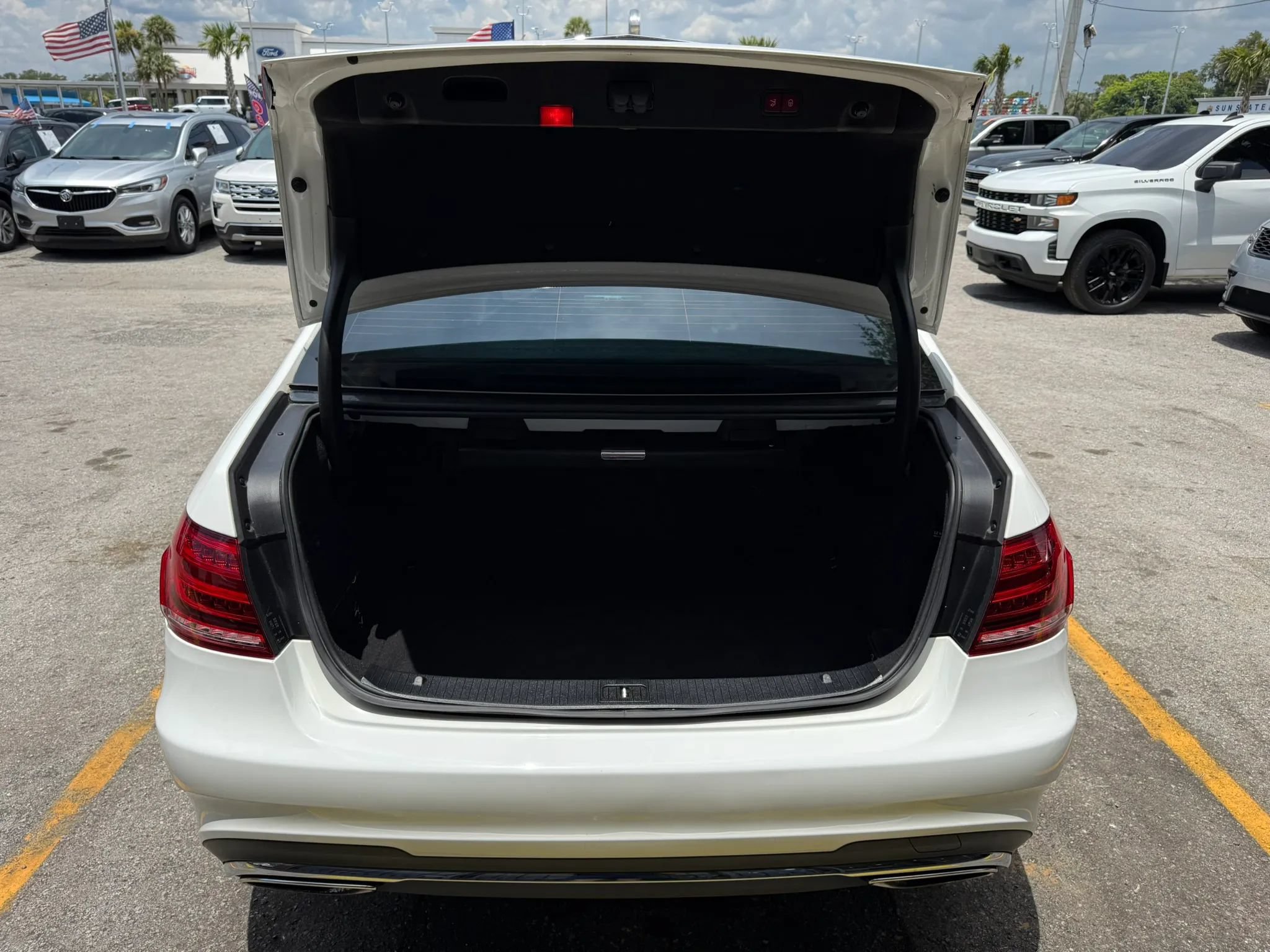Used 2015 Mercedes-Benz E 350 Sedan image 19