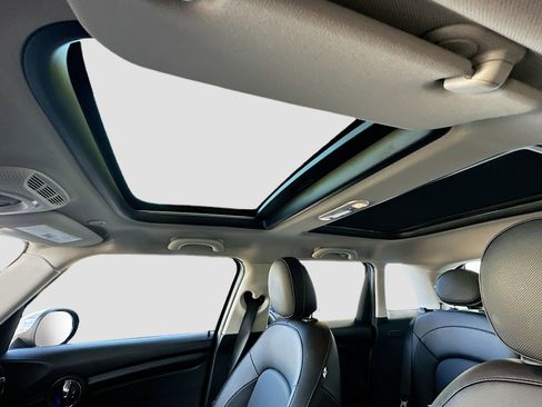 Used 2015 MINI Cooper 4-Door Hardtop image 20