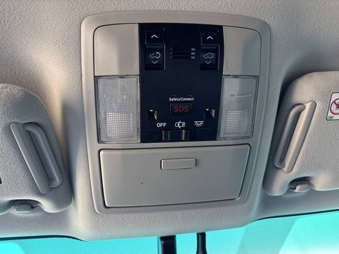 Used 2017 Lexus GX 460 image 36