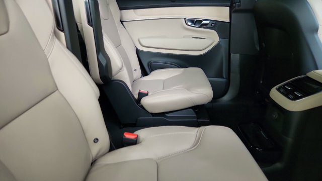 Used 2026 Volvo XC90 T8 Ultra w/ Protection Package Premier AWD/4WD image 35