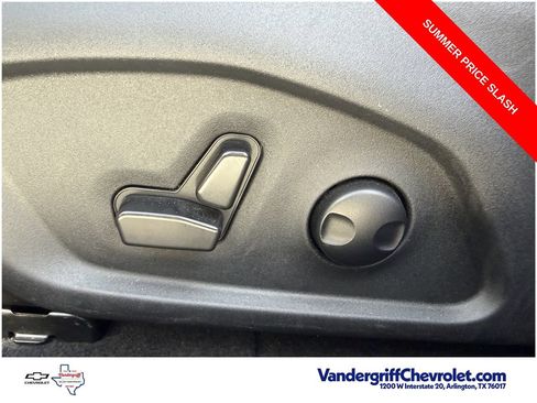 Used 2025 Jeep Compass Latitude w/ Sun & Sound Group AWD/4WD image 24