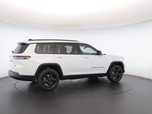 New 2025 Jeep Grand Cherokee L Limited w/ Black Appearance Package image 29