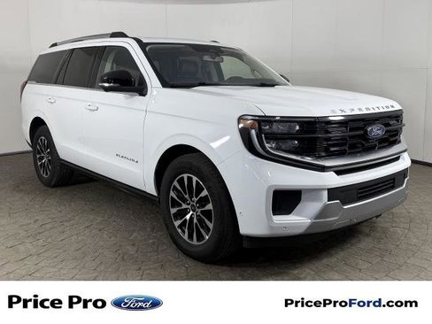Certified 2025 Ford Expedition Platinum AWD/4WD image 1