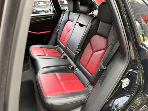 Used 2018 Porsche Macan Sport Edition AWD/4WD image 32